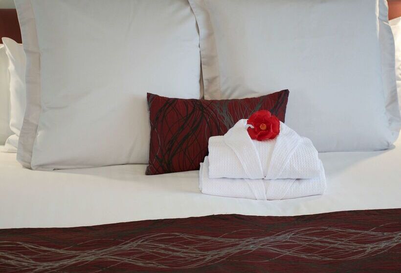 Surestay Hotel By Best Western The Clarence On Melville