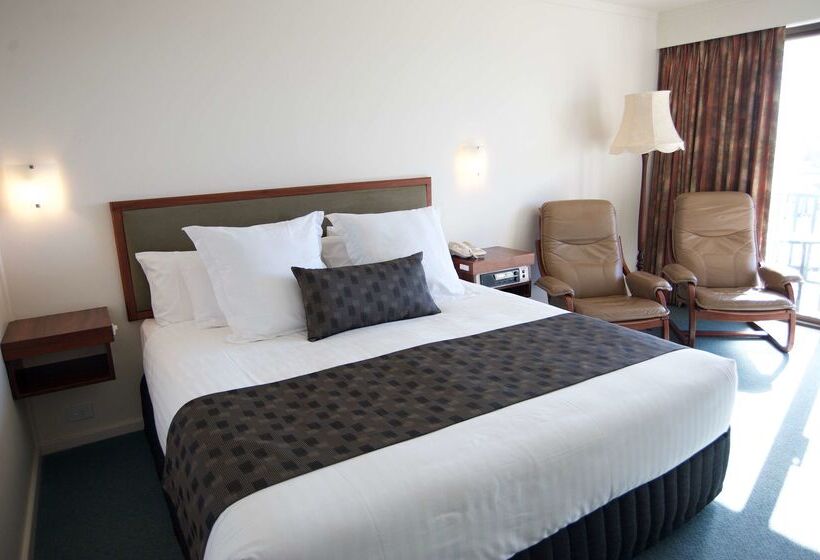 Surestay Hotel By Best Western The Clarence On Melville
