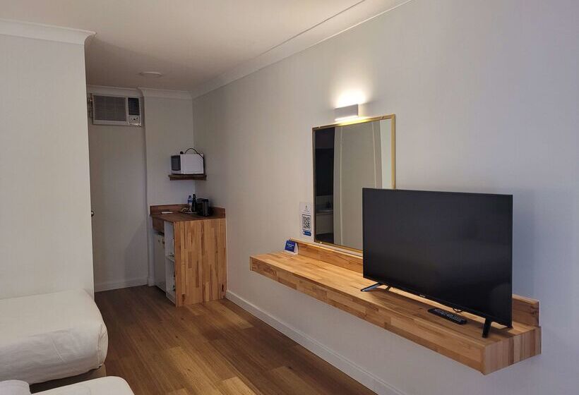 Surestay Hotel By Best Western The Clarence On Melville