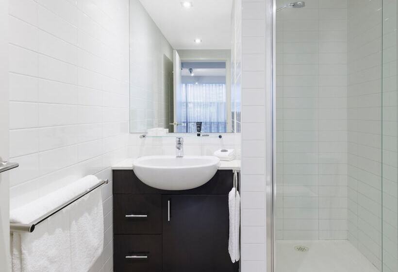 Brady Apartment Hotel Flinders Street