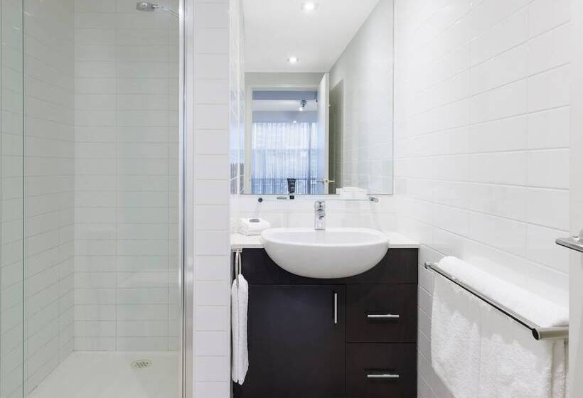 Brady Apartment Hotel Flinders Street