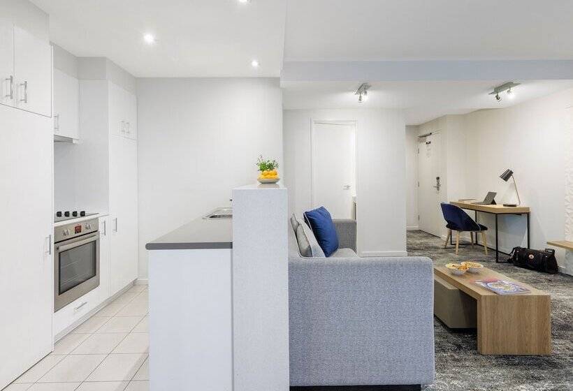 Brady Apartment Hotel Flinders Street