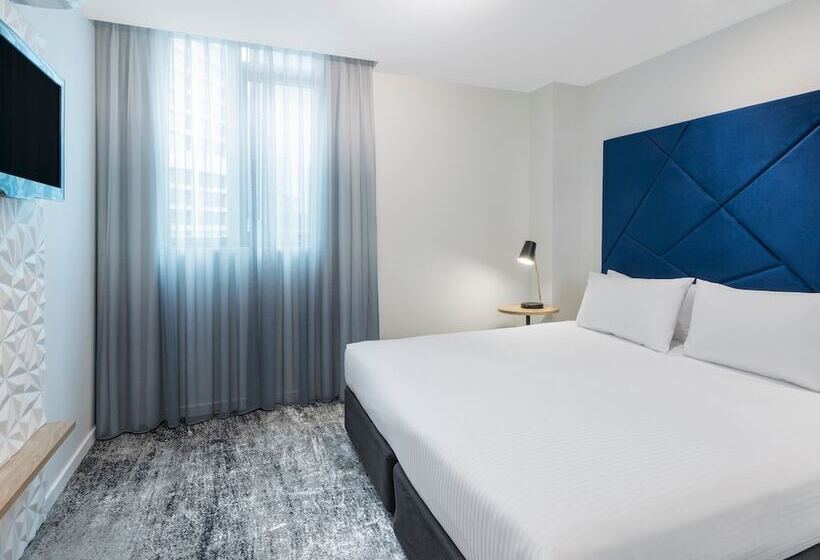 Brady Apartment Hotel Flinders Street