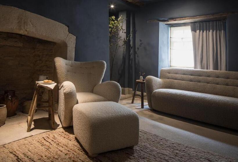 فندق Bull Burford