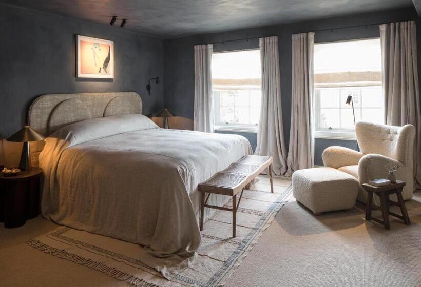 فندق Bull Burford