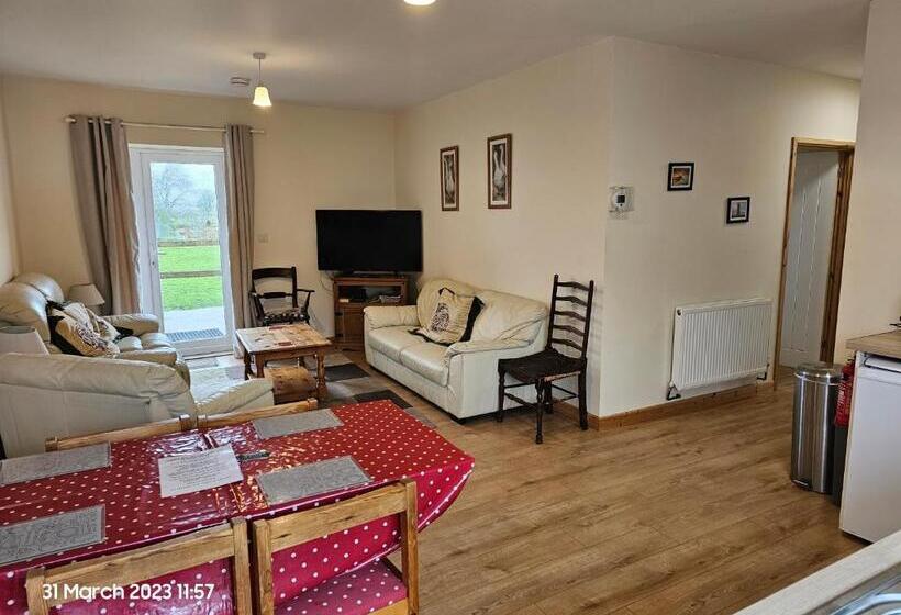 فندق Burnt House Farm