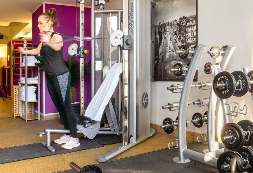 فندق Premier Inn Köln City Mediapark