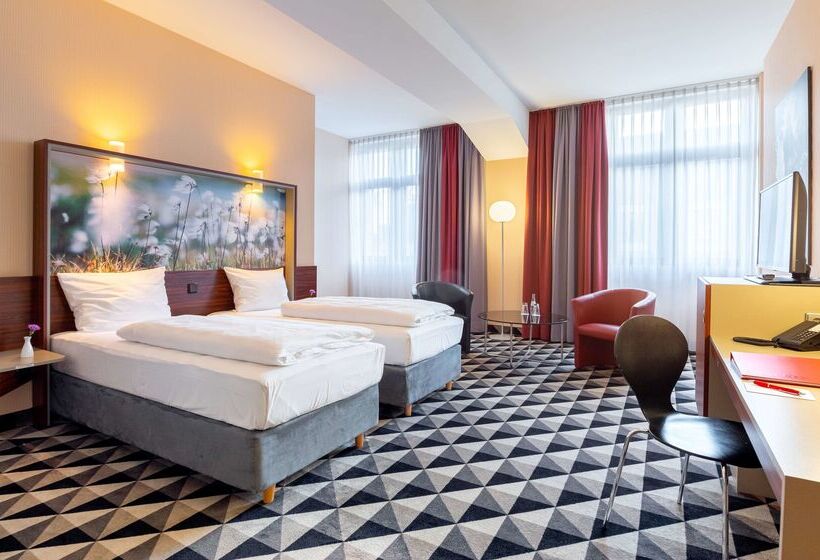 هتل Premier Inn Köln City Mediapark