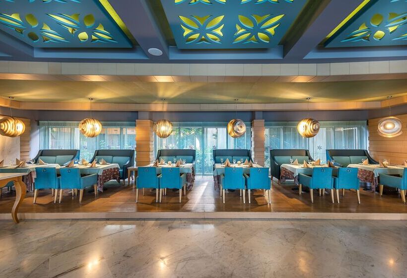 ホテル Cornelia Diamond Golf Resort & Spa