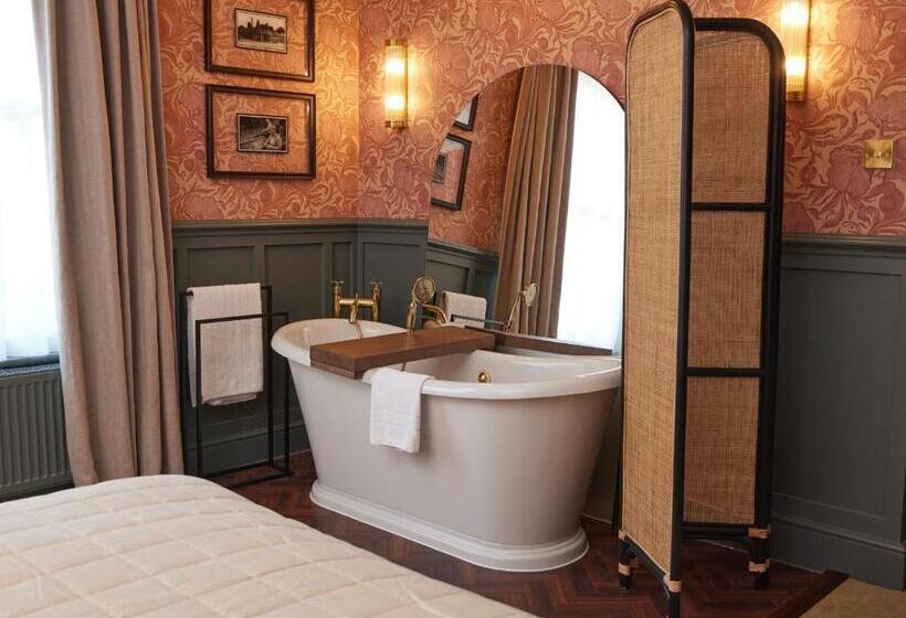 בית מלון כפרי Dog And Partridge By Greene King Inns