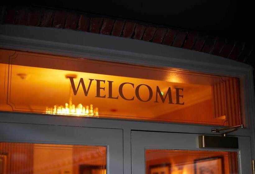 בית מלון כפרי Dog And Partridge By Greene King Inns