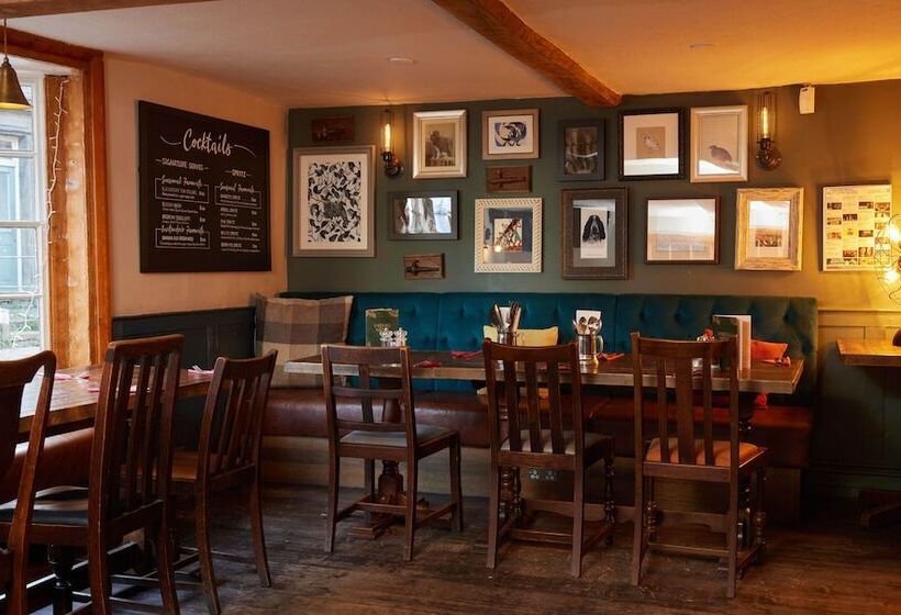 בית מלון כפרי Dog And Partridge By Greene King Inns