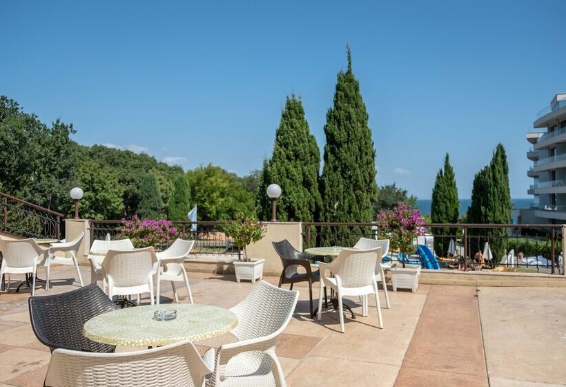 בית מלון כפרי Dolphin