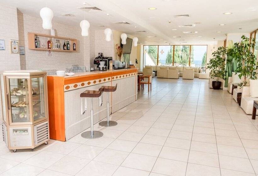 בית מלון כפרי Dolphin