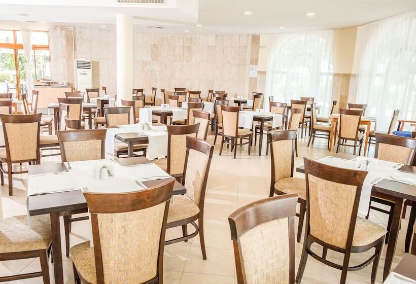 בית מלון כפרי Dolphin