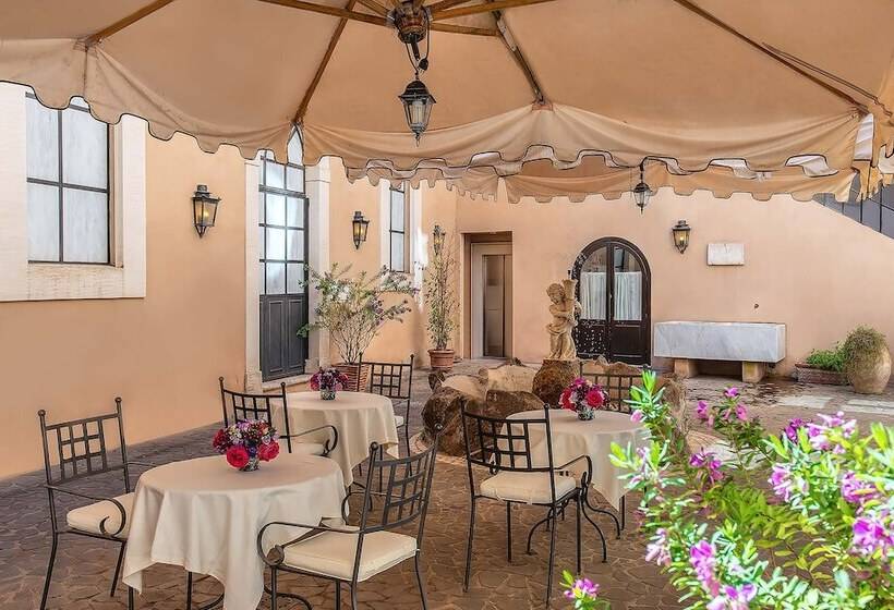 Hotel Donna Camilla Savelli   Vretreats