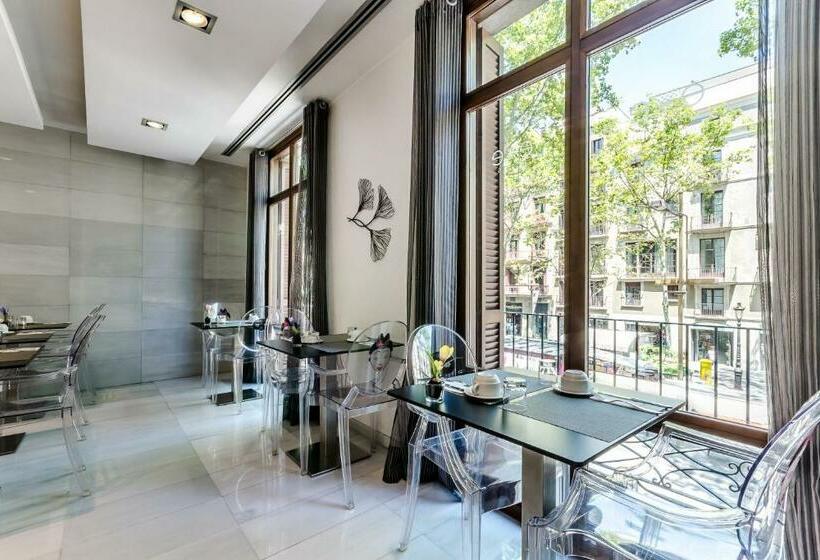 Отель Exe Ramblas Boqueria