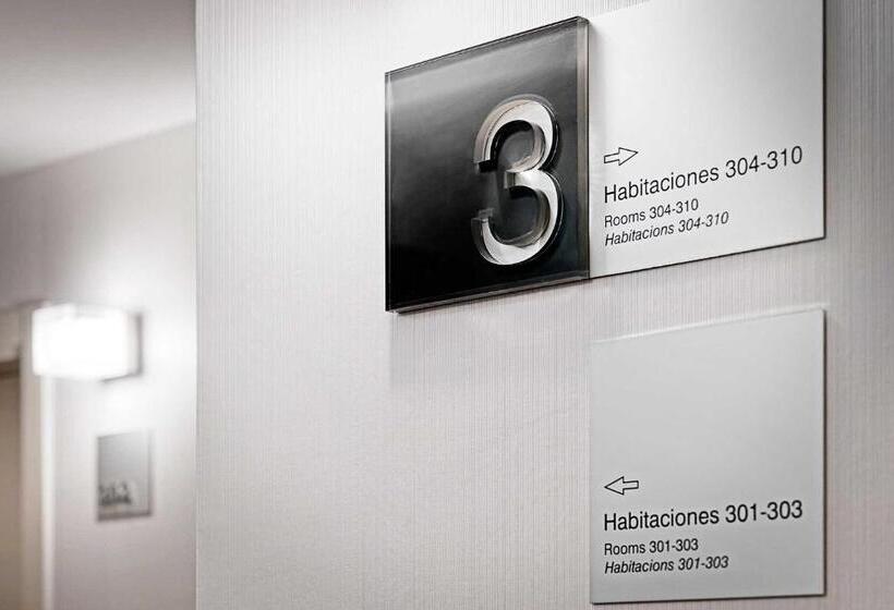 Отель Exe Ramblas Boqueria