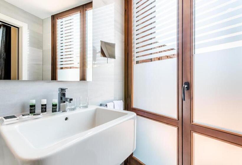 Отель Exe Ramblas Boqueria