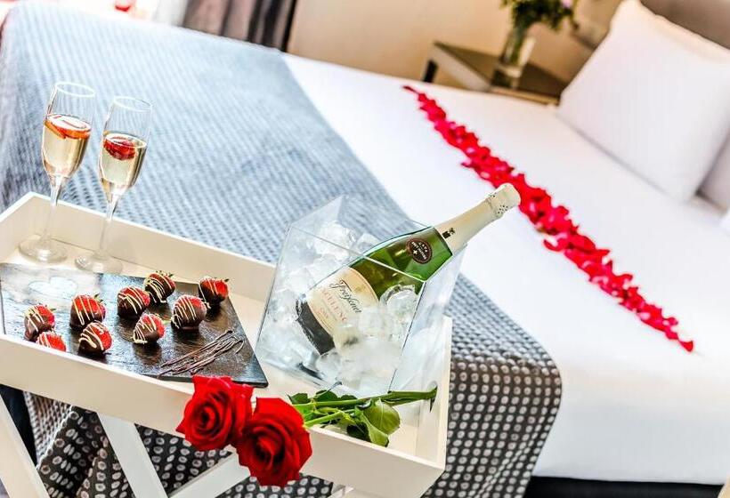 Отель Exe Ramblas Boqueria