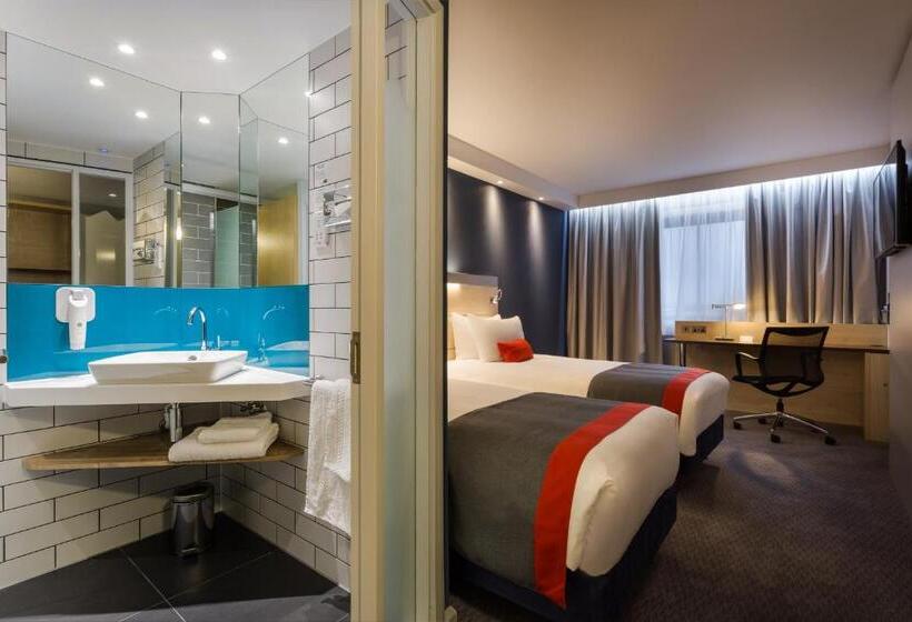 בית מלון כפרי Holiday Inn Express London   Watford Junction, An Ihg