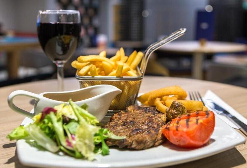 בית מלון כפרי Holiday Inn Express London   Watford Junction, An Ihg