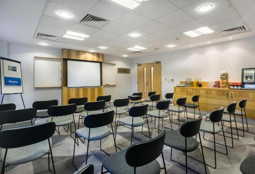 בית מלון כפרי Holiday Inn Express London   Watford Junction, An Ihg