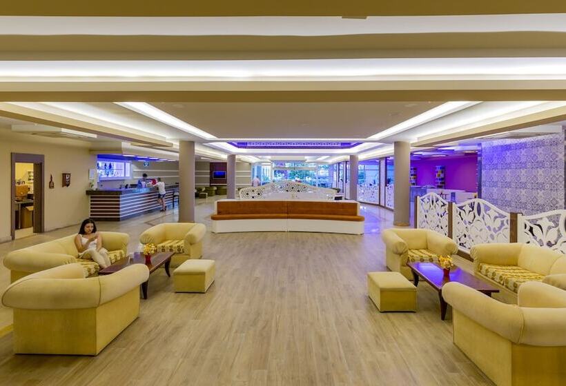 Отель Holiday Park Resort