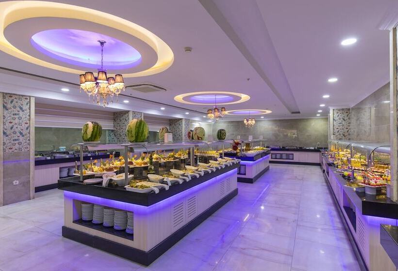 Отель Holiday Park Resort