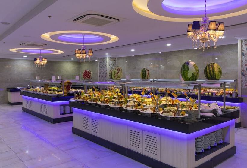 Отель Holiday Park Resort