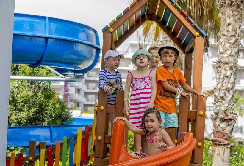 Отель Holiday Park Resort