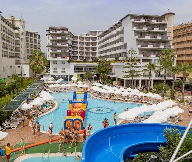 Отель Holiday Park Resort