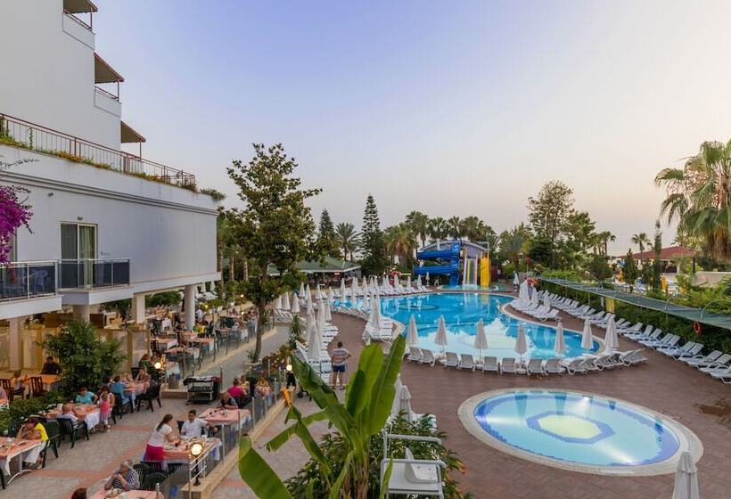 Отель Holiday Park Resort