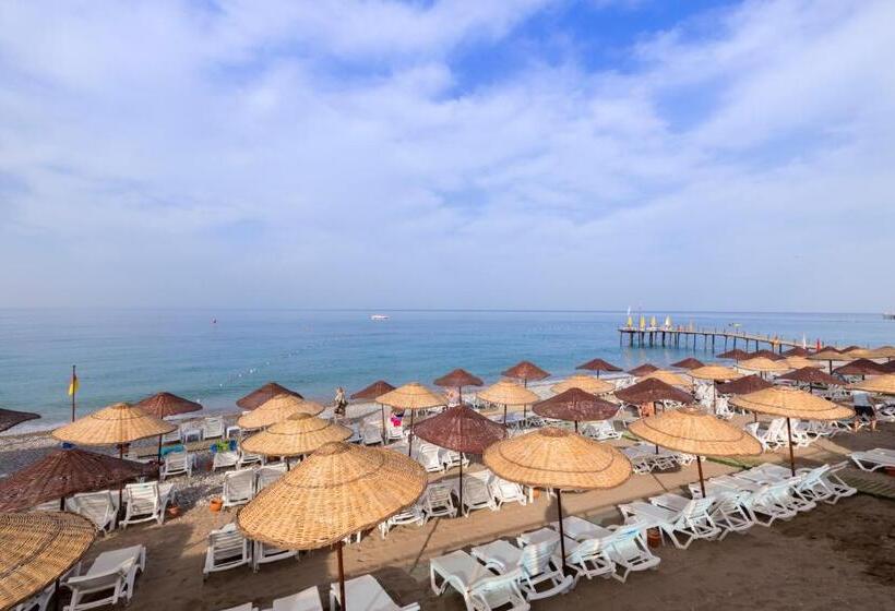 Отель Holiday Park Resort