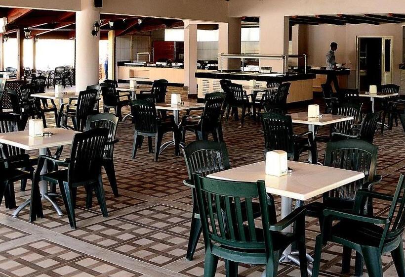 Отель Holiday Park Resort