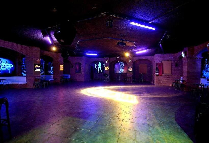 Отель Holiday Park Resort