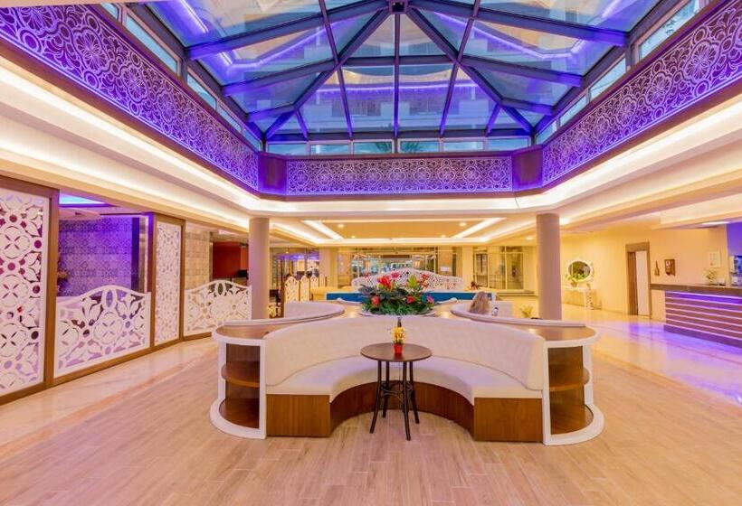 Отель Holiday Park Resort