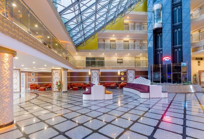 Отель Holiday Park Resort