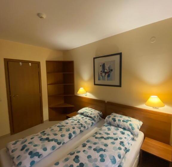 בית מלון כפרי Hq Apartments Villa Park