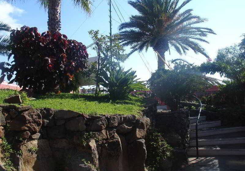 Отель Inn & Art Madeira