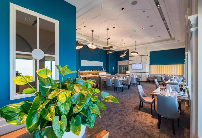 International Hotel Casino & Tower Suites