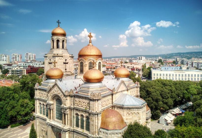 International Hotel Casino & Tower Suites