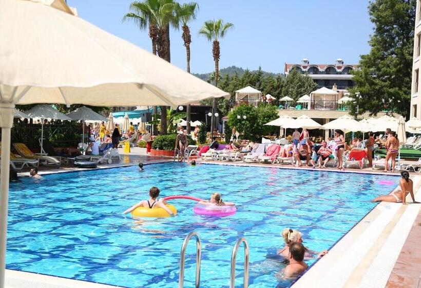 בית מלון כפרי Julian Club