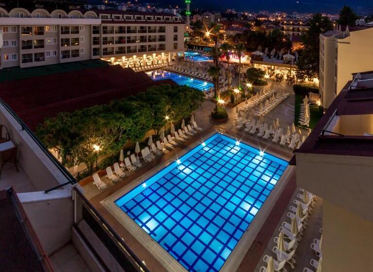 בית מלון כפרי Julian Club