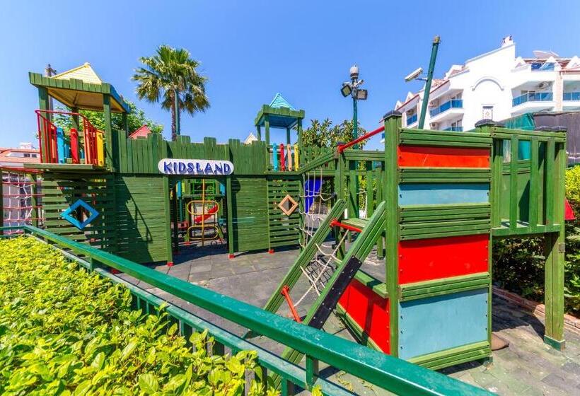 בית מלון כפרי Julian Club