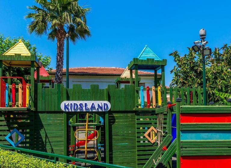 בית מלון כפרי Julian Club