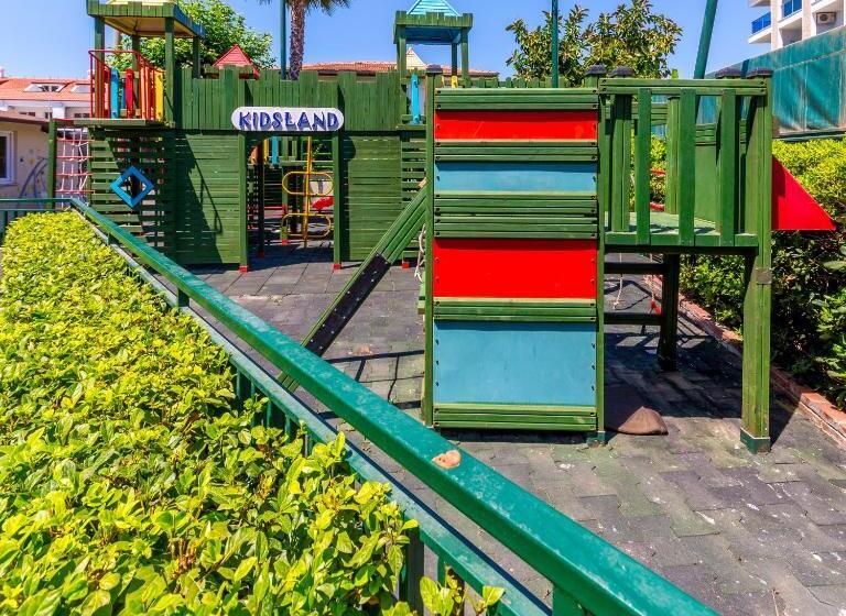 בית מלון כפרי Julian Club