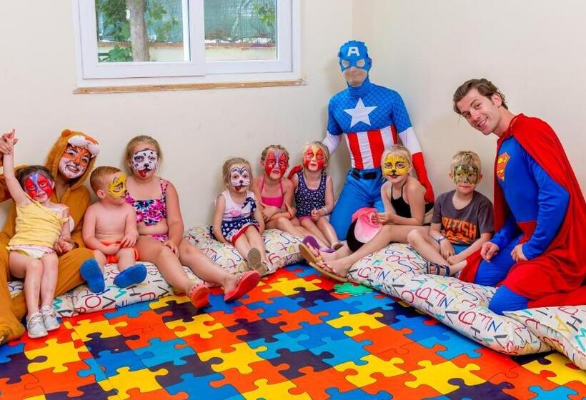 בית מלון כפרי Julian Club