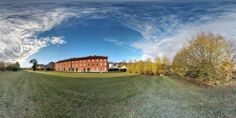 בית מלון כפרי Marco Polo