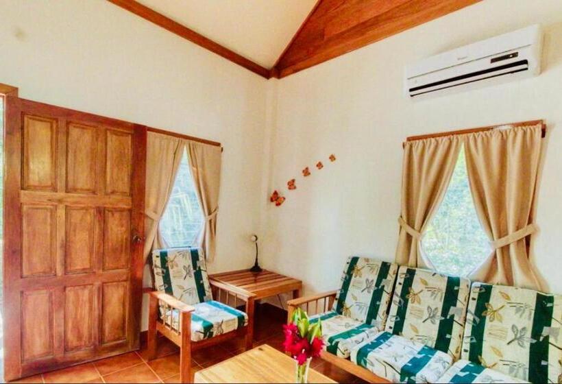 فندق Mariposa Jungle Lodge